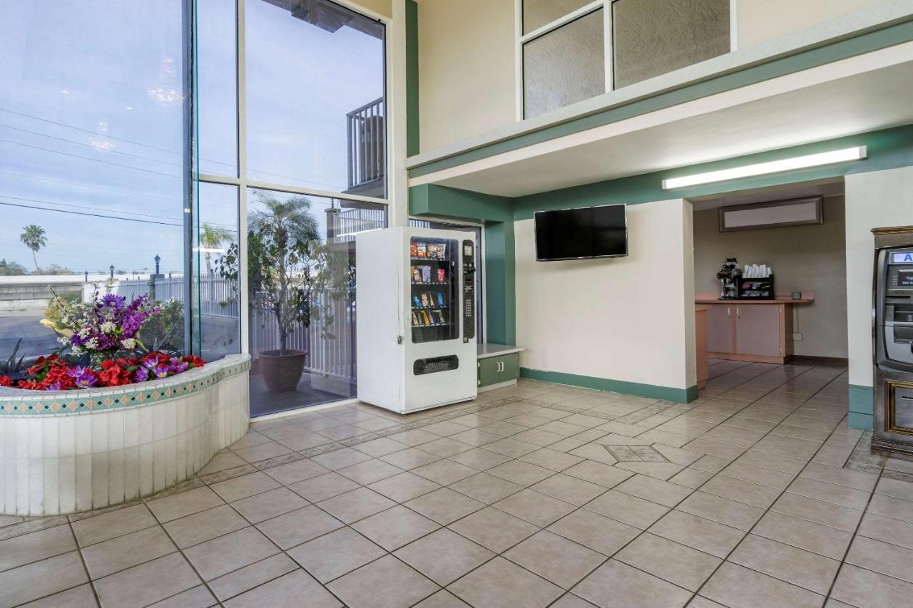 Rodeway Inn Clearwater-Largo Екстериор снимка
