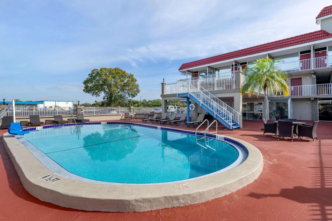 Rodeway Inn Clearwater-Largo Екстериор снимка
