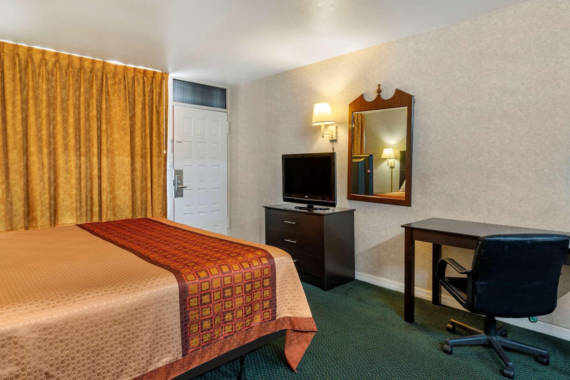 Rodeway Inn Clearwater-Largo Екстериор снимка
