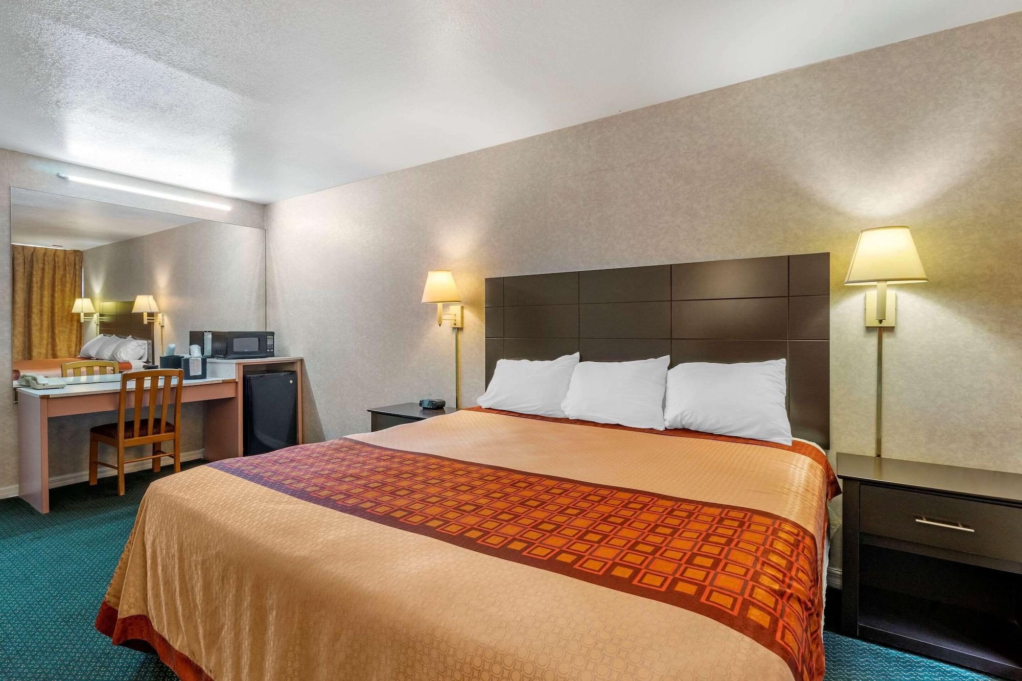 Rodeway Inn Clearwater-Largo Екстериор снимка