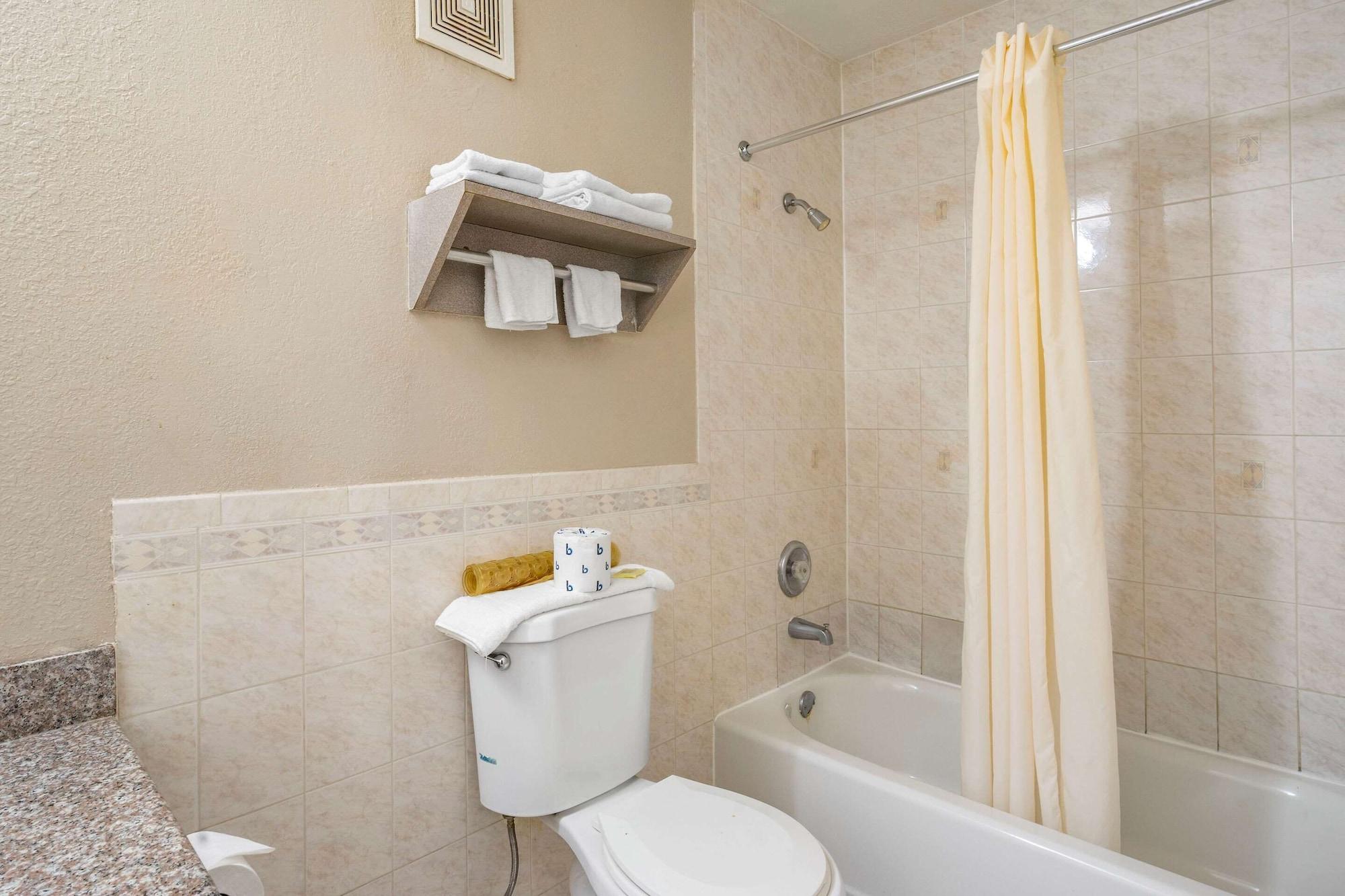 Rodeway Inn Clearwater-Largo Екстериор снимка